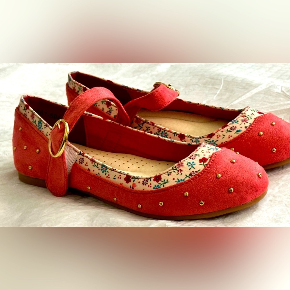 Toddler Girl Party, Elegant, high-backed Mary jane shoe with flower design Sz 12